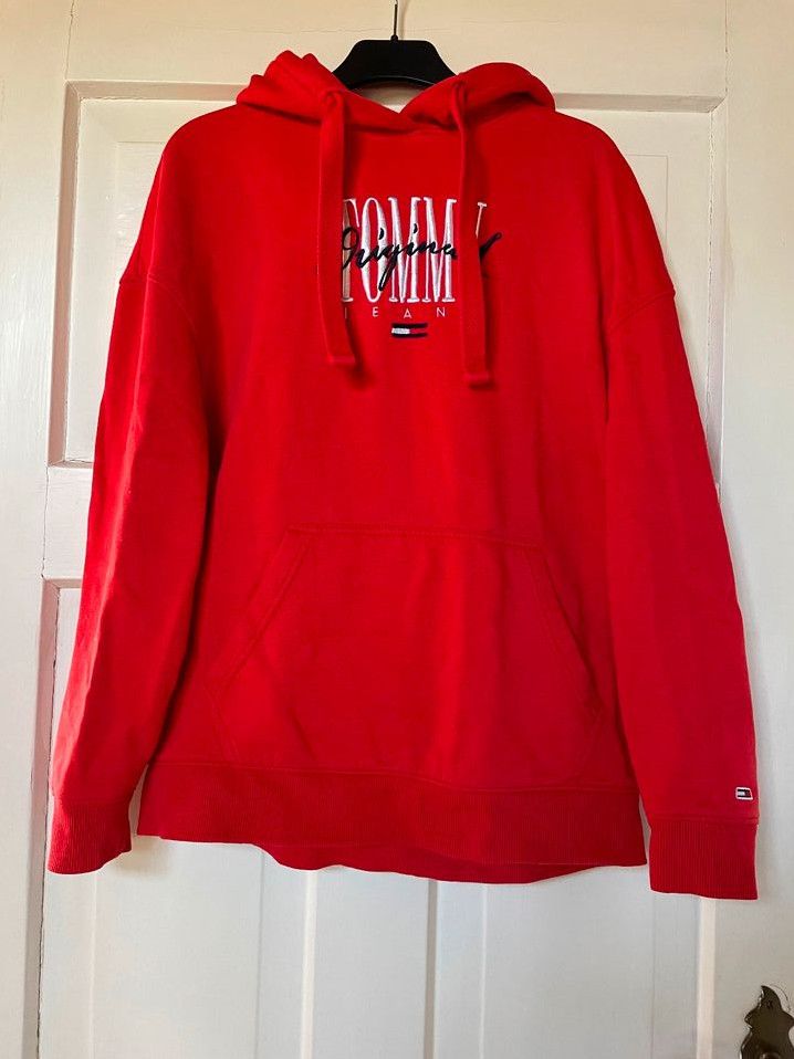 Roter Kapuzenpullover mit Logo von Tommy Jeans, Gr. XS in Sankt Margarethen