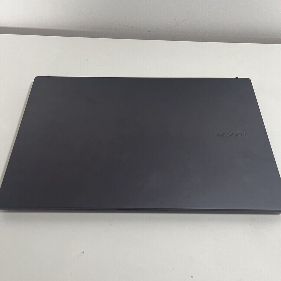 Samsung Galaxy Book 3 15,6 Zoll Graphite i3-1315U 8GB 256GB SSD in Wittenborn