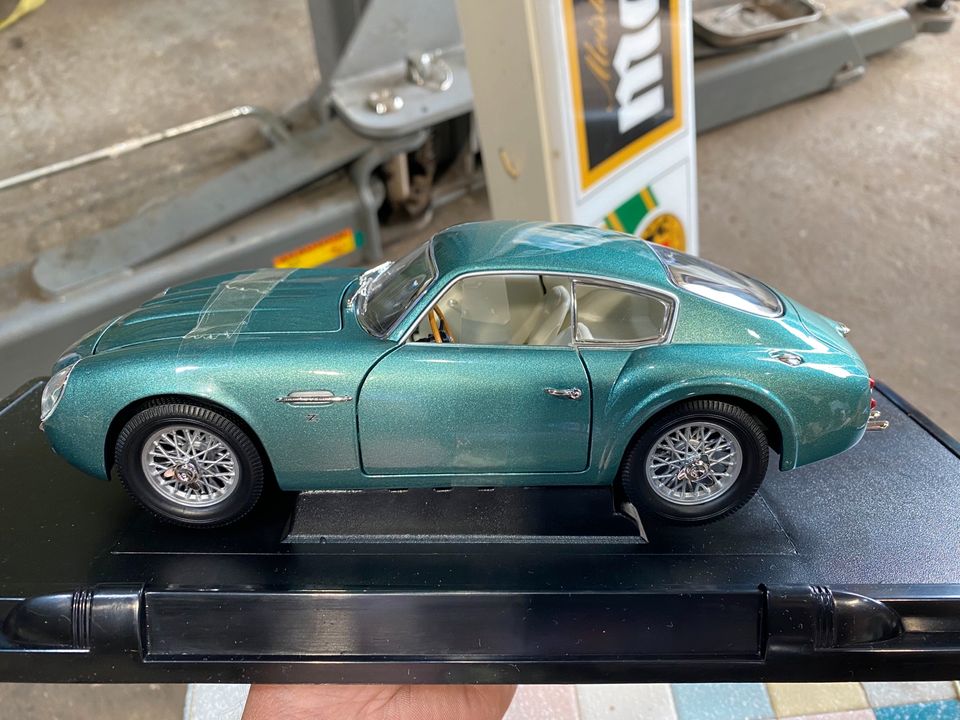 Aston Martin Zagato 1:18 Modell Modellauto in Loxstedt