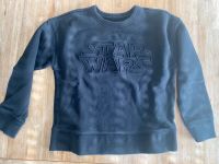 GAP Pullover Star Wars schwarz Größe M (8 Jahre) 134/140 Hessen - Bad Camberg Vorschau