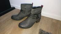 >> Rieker << Stiefelette Gr. 42 Niedersachsen - Bergen Vorschau