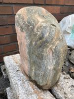 Brunnenstein Naturstein mit einer sehr präzise ausgeführten Bohru Hessen - Kaufungen Vorschau