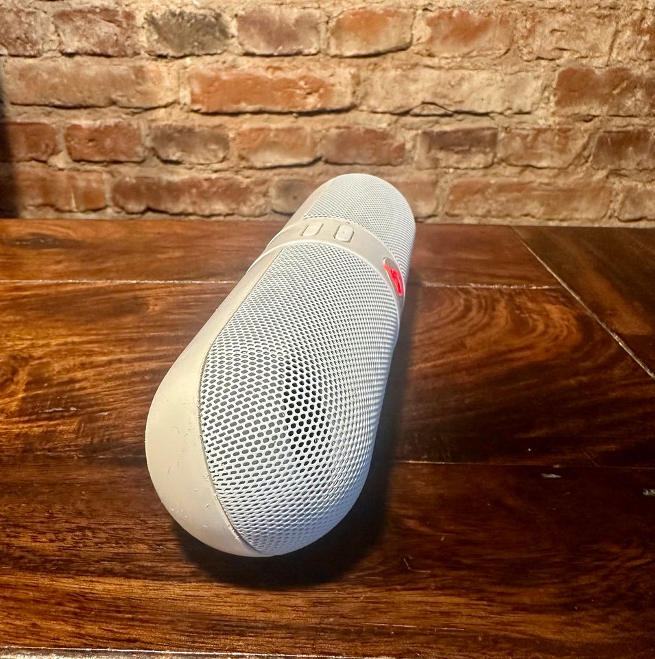 Beats Pill Bluetooth Lautsprecher by Dr. Dre in Frankfurt am Main