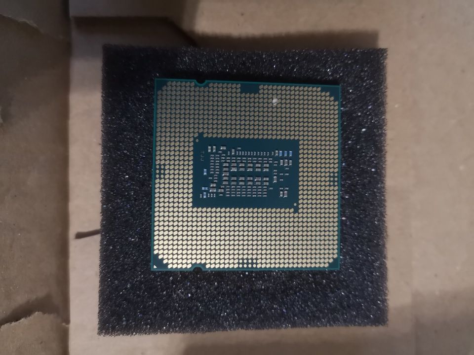 Intel Core i3 10105F 4x3.70 GHz SO 1200 Tray in Düsseldorf