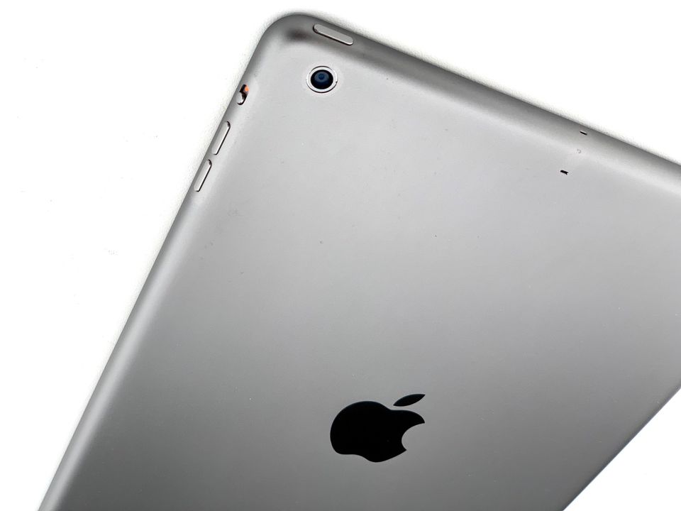 iPad Air 1.Generation, WIFI,16 GB, mit Cover in Eichenau