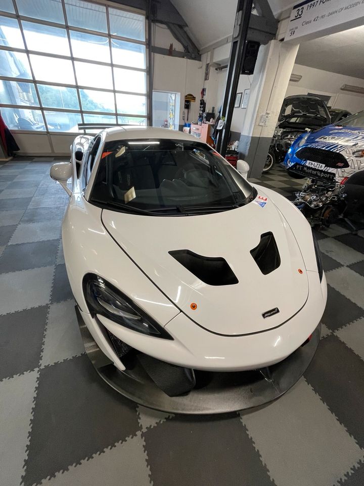 McLaren 570S GT4 620R  mit Strassenzulassung! in Schwetzingen