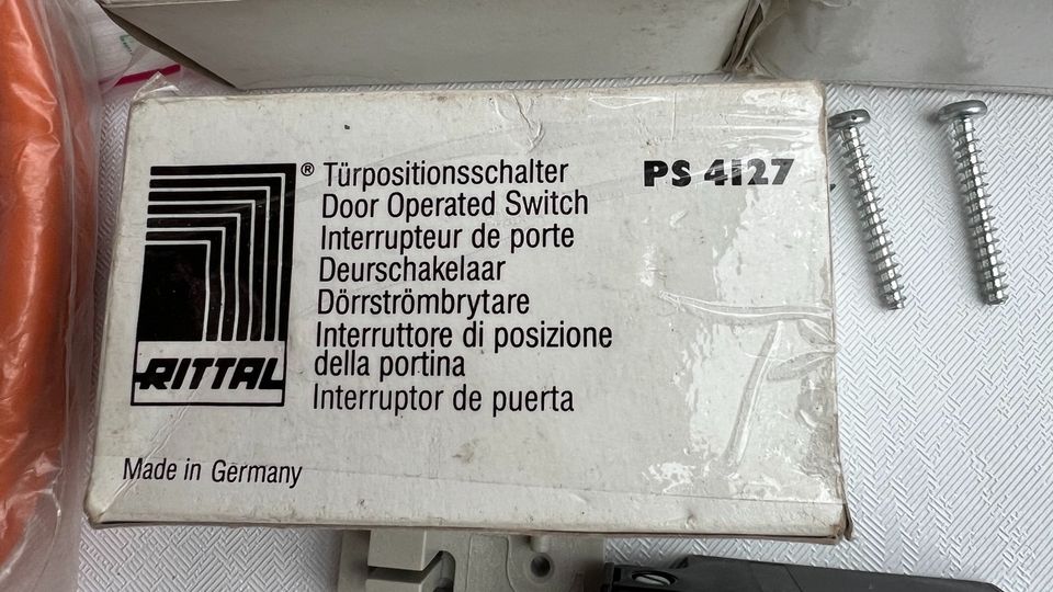 3 Original verpackte Türschalter Positionsschalter Rittal in Kamp-Lintfort