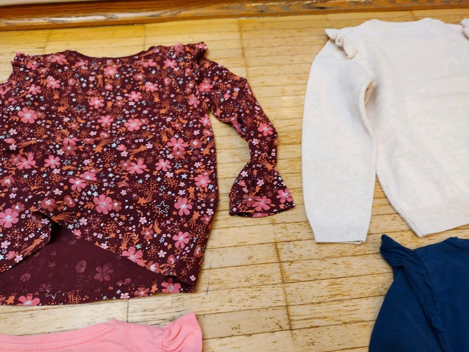 Langarm Shirts Pullover Gr. 116 C und A 4 Stück in Kempen