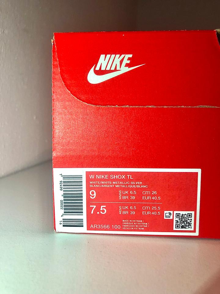 Nike Shox Tl Weiß Metallic Silber | EU: 40,5 / US: W 9/M 7,5 in Berlin