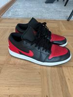 Air Jordan 1 Low in schwarz/rot München - Milbertshofen - Am Hart Vorschau