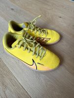 Nike Fußball Schuhe Gr. 32 - kaum getragen Frankfurt am Main - Seckbach Vorschau