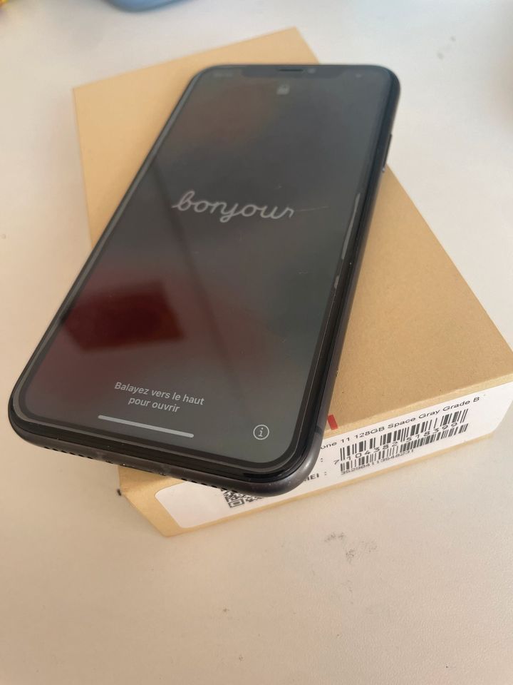 IPhone 11 128 GB Top Zustand schwarz inkl. Panzerglas wie neu ♦️ in Offenburg