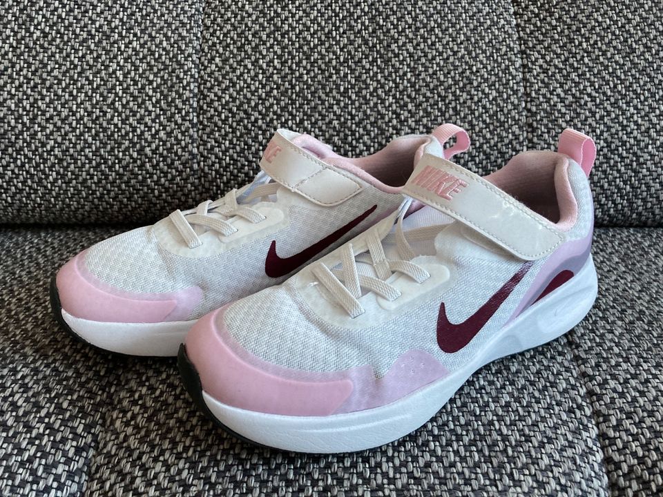 Turnschuhe Hallenschuhe Gr. 34 Nike Schulsport in Crailsheim