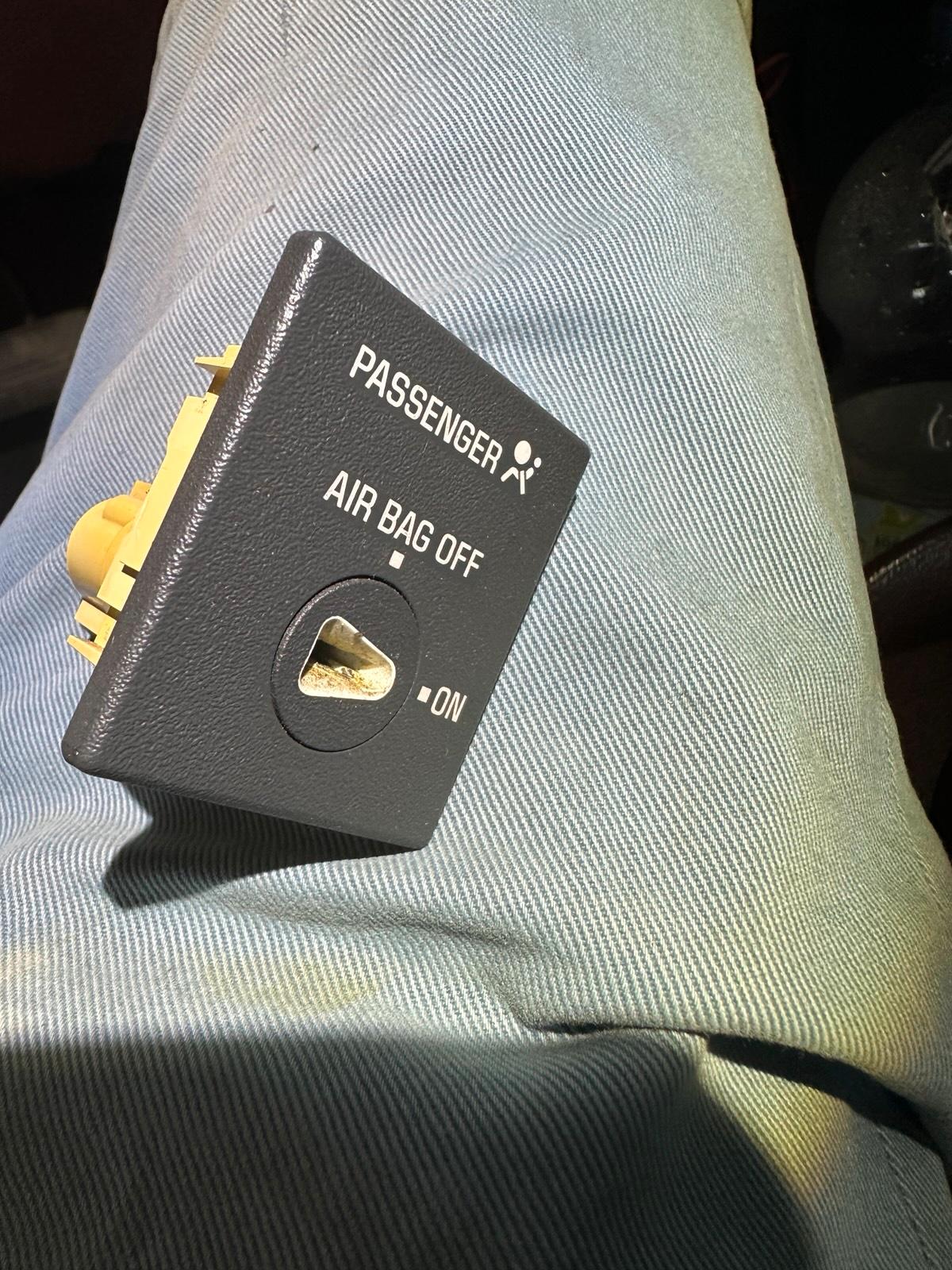 Abbildung des Autos Airbag Schalter GMT 400 …