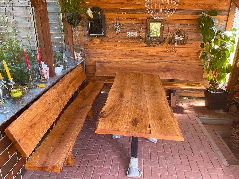 Esstisch, aus Holz Eiche mit Baum Kante Tischplatte Schreibtisch in Angermünde