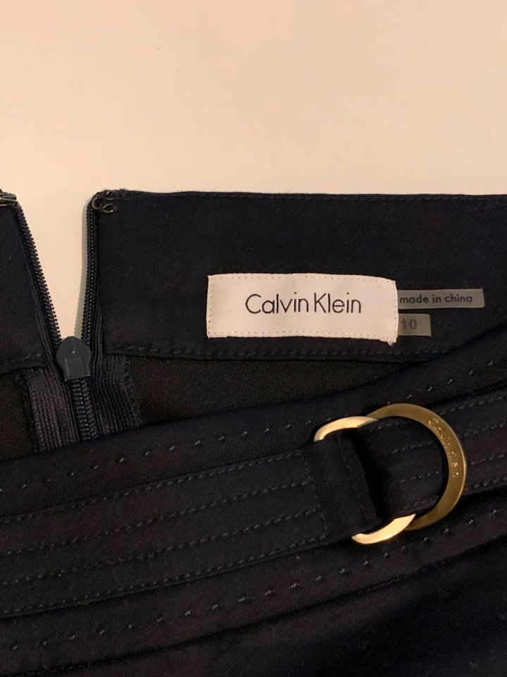 Aufregend schöner CALVIN KLEIN LUXUS ROCK Gr.M in Wiesbaden