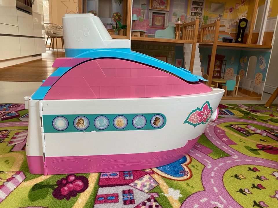 Barbie Traumschiff, Kreuzfahrtschiff, Barbie Boot, aufklappbar in Borken