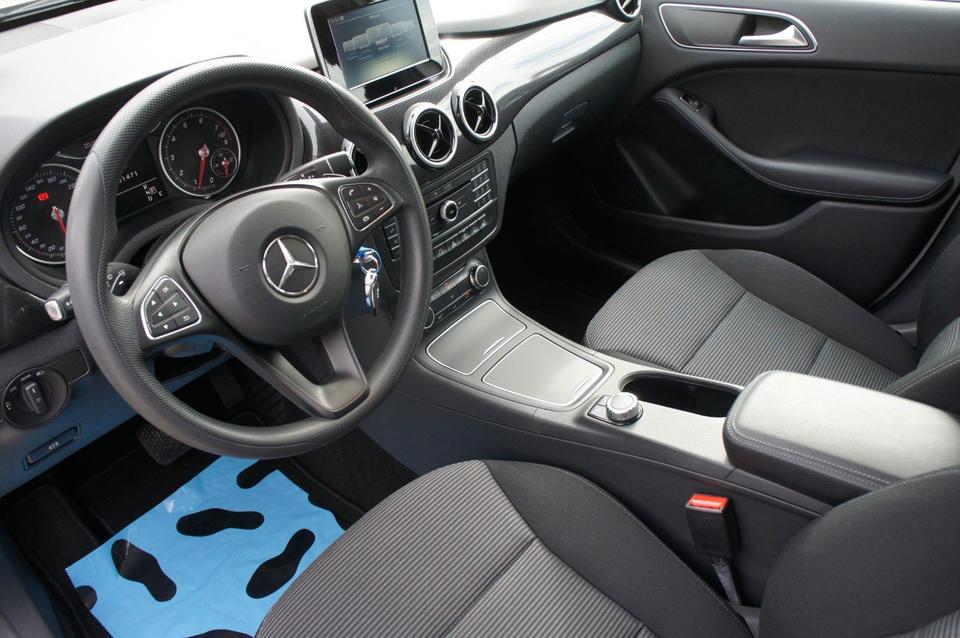 Mercedes-Benz B 180 7G-DCT Sports Tourer *LED*PDC*SHZ*KLIMA* in Dresden