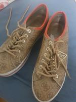 tolle Sneaker/Halbschuhe von Guess Gr.38 Leipzig - Möckern Vorschau