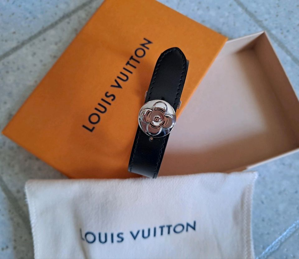 TOP schönes LOUIS VUITTON Armband Leder Schwarz, Silber Blume in Viersen