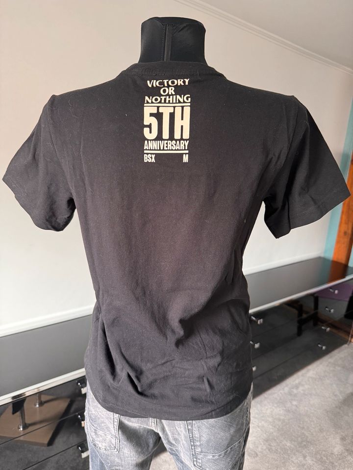 Von 5th Shirt aus Hongkong Größe M in Wernigerode