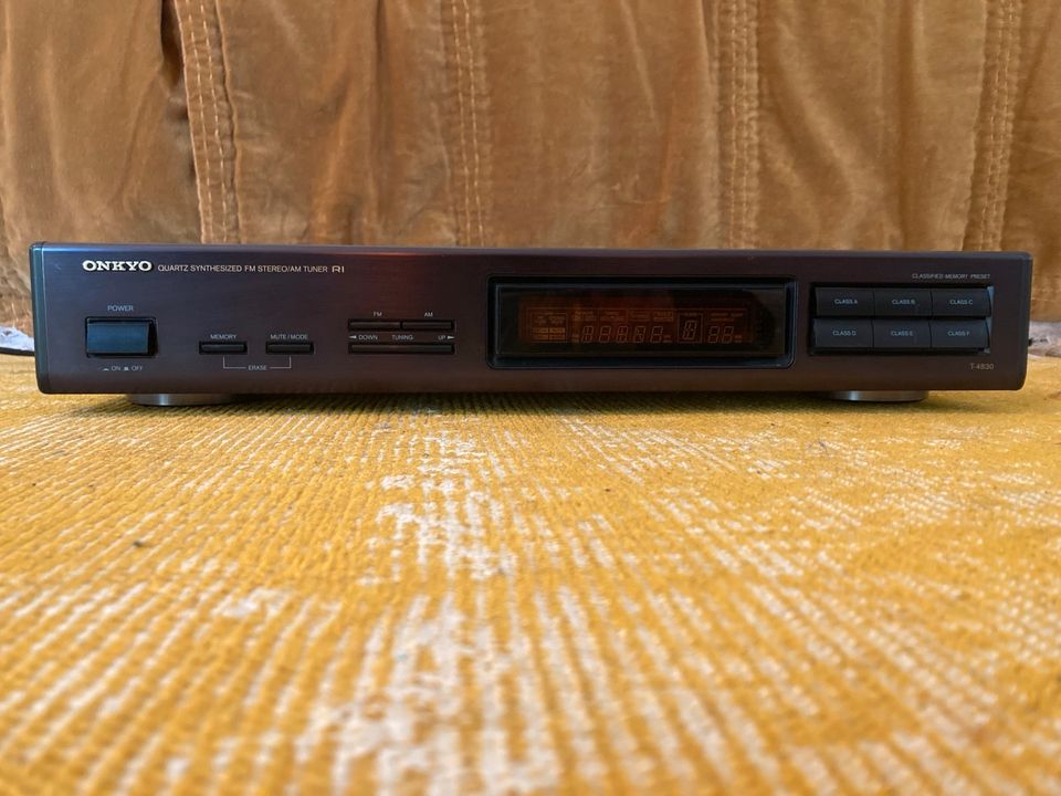 ONKYO T-4830 Tuner in Düsseldorf