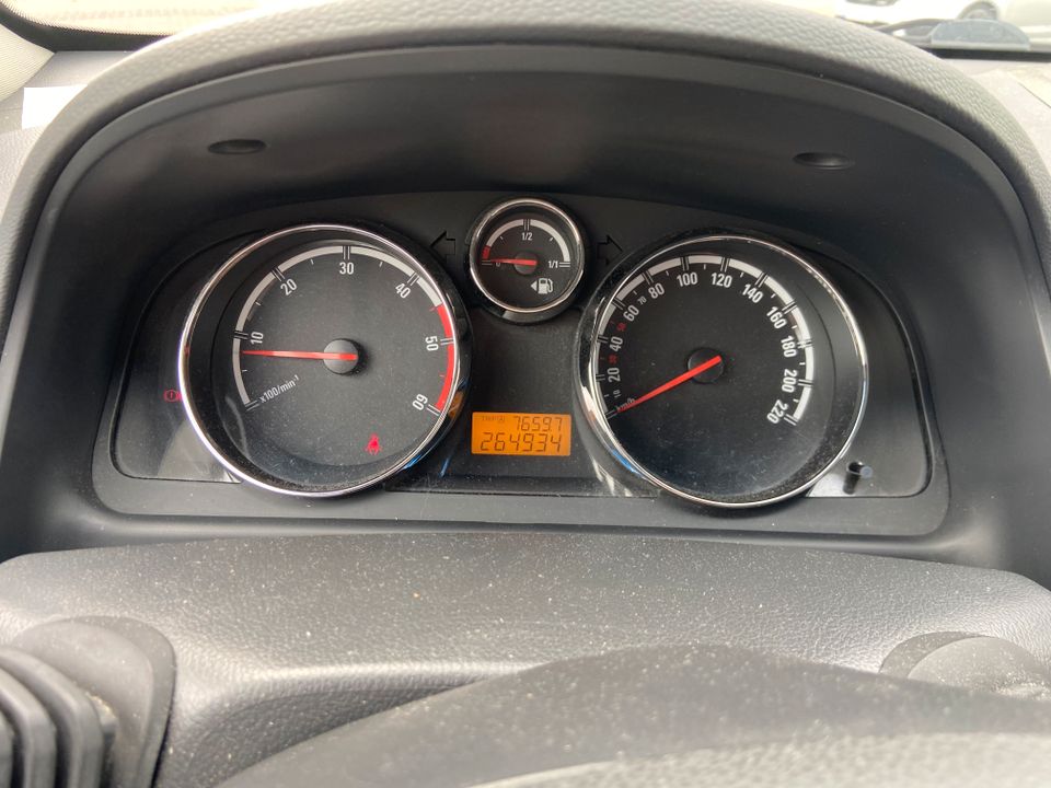 Opel Antara 2,0 Euro 4 Xenon Navi Allrad in Lippstadt