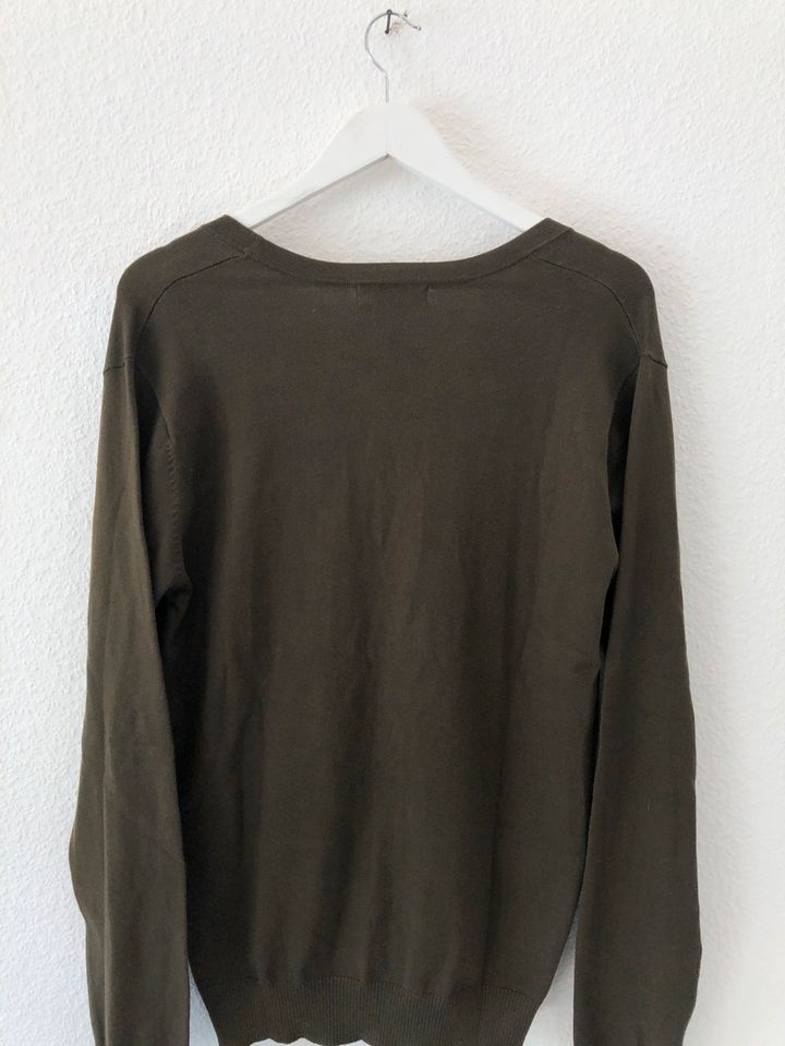 Bershka Zara Pull & Bear Pull and Bear Shirt Pulli Cardigan L in Köln