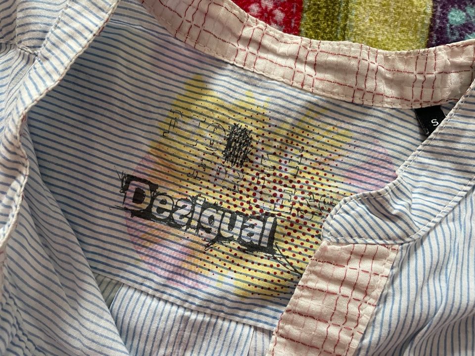 hellblaue Desigual Bluse, Gr.S, tolle Details in Kevelaer