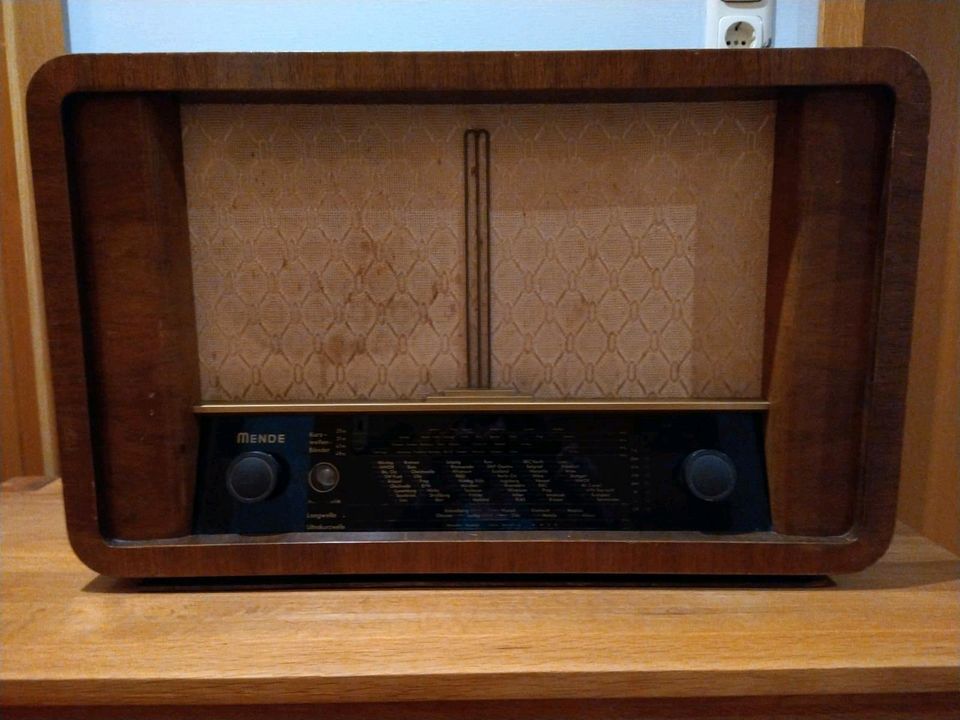 Röhrenradios in Großefehn