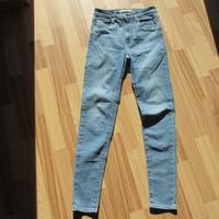 Levis Damen Jeans W 26 Top Zustand Hessen - Langenselbold Vorschau