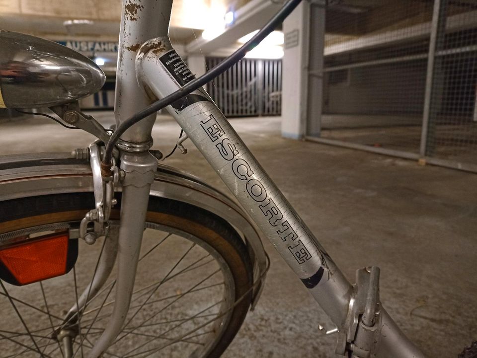 Schickes Vintage 70er Klappfahrrad Faltrad 20 Zoll Escorte silber in Berlin