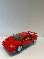 Lamborghini Countach 1988,rot,Modell 1:18 auf Sockel Baden-Württemberg - Hohenstein Vorschau