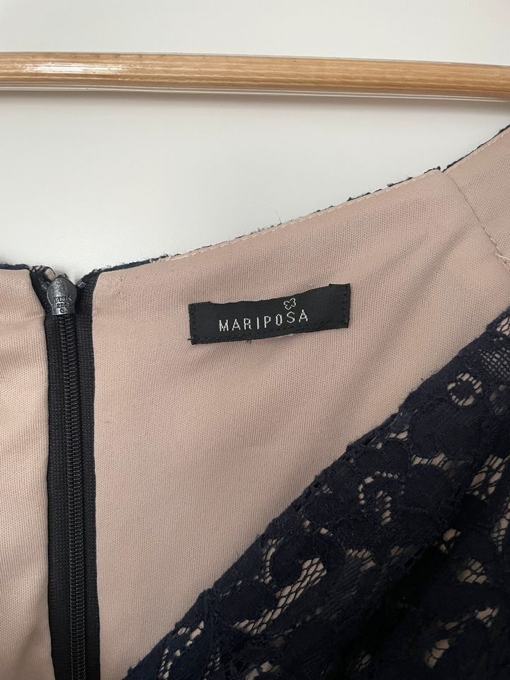 Kleid blau mit Spitzenoberteil von Mariposa in Wuppertal