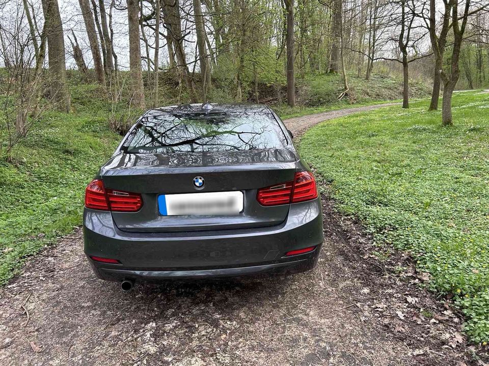 BMW 320i F30 Eff. Dynamics // Automatik // 8fach in Wesertal