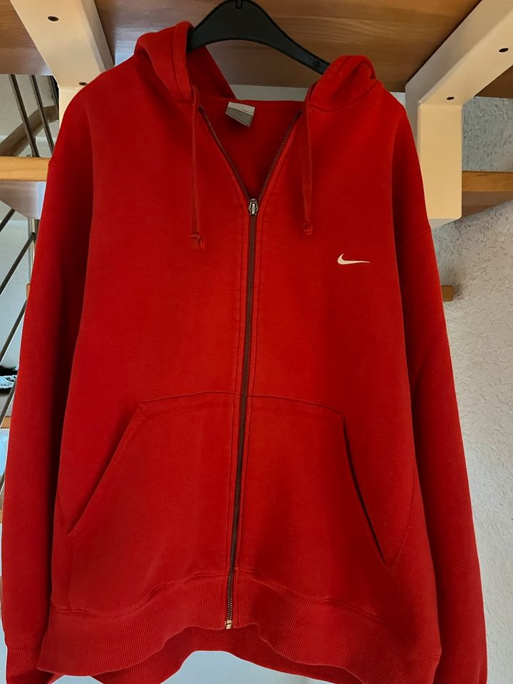 Nike Herren Sweat Jacke rot Gr. XL in Rotenburg