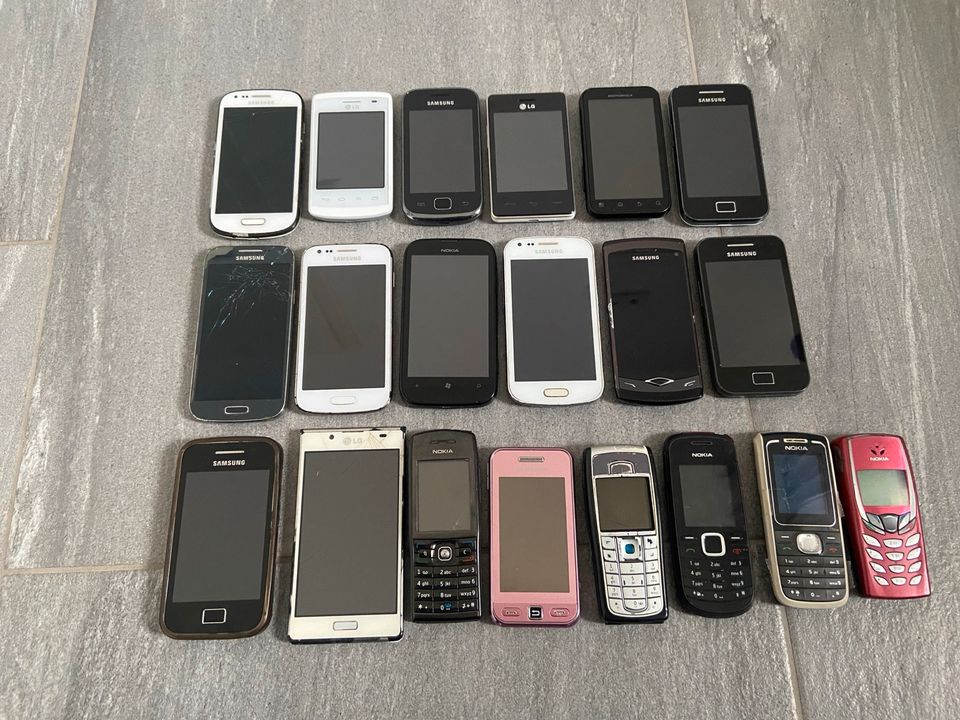 Handy, Sammlung, Konvolut, Smartphones, Samsung, Nokia, LG in Bremerhaven