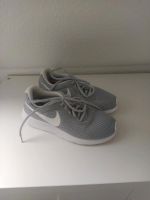 Nike * 36 * Sportschuhe* Turnschuhe* grau Stuttgart - Möhringen Vorschau