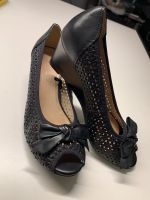 CAPRICE Damen Marken Pumps schwarz Leder, Gr. 38,5 neu Bayern - Schweinfurt Vorschau