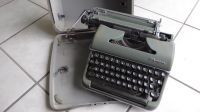 Alte Deko-Schreibmaschine von Olympia mit Transportkoffer Nordrhein-Westfalen - Marl Vorschau