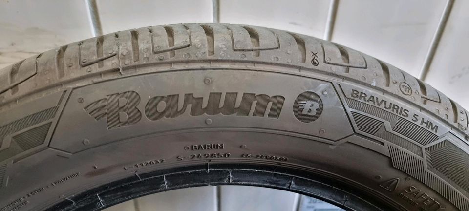 1 Stück Sommerreifen 195/55 R16 87H Barum Bravuris 5HM neuwertig in Lage