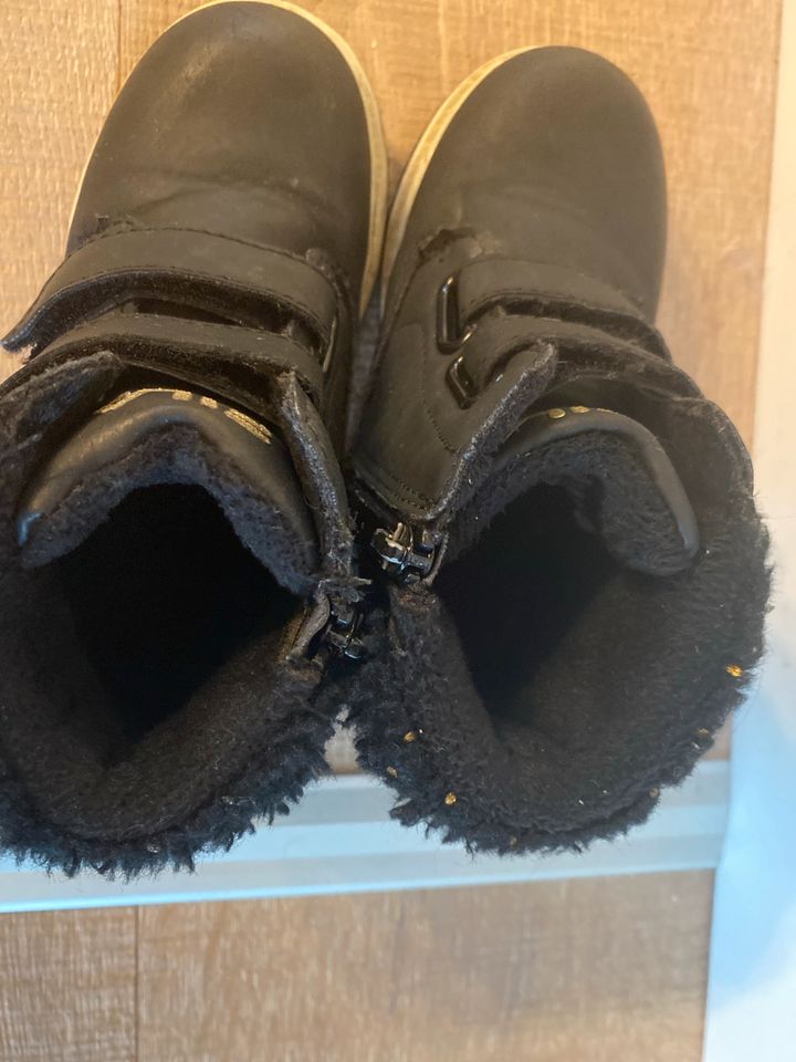 Winterstiefel Fila Größe 25 in Velden