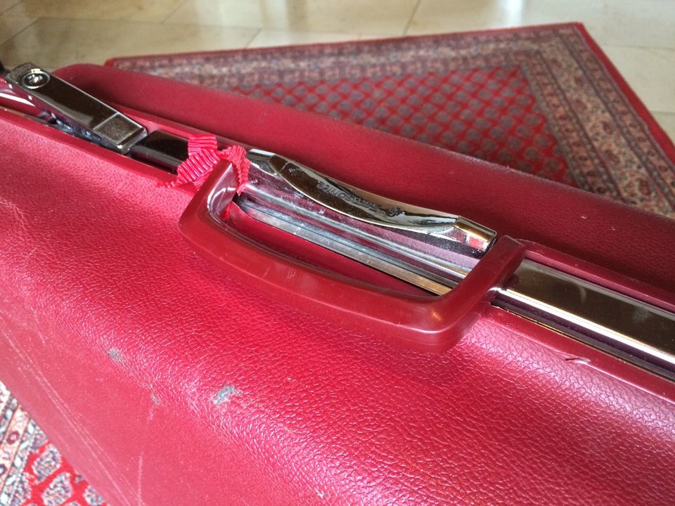 Roter Koffer von Samsonite zu verkaufen in Schleusengruppe