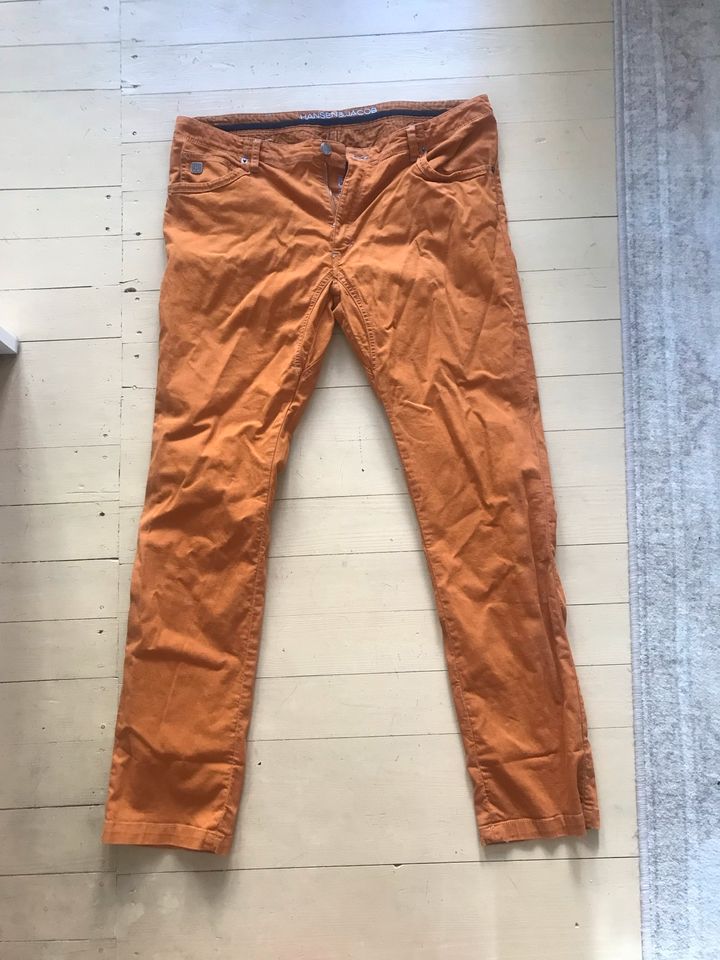 Hose Orange in Berlin