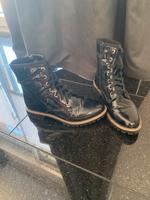 Ankel Boots S.Oliver Gr.37 schwarz glänzend Niedersachsen - Steyerberg Vorschau