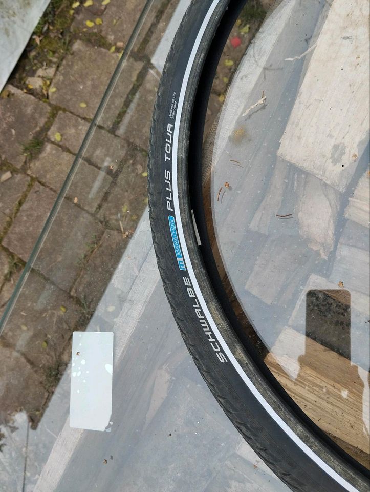 3 x 28 Zoll Trekkingreifen Schwalbe vittoria in Filderstadt