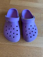 Top-Zustand: Original Crocs M5 W7 Lila/Grau Düsseldorf - Oberbilk Vorschau