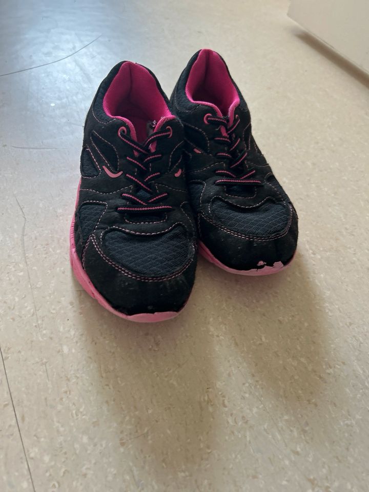 Damen und Kinder Schuhe in Sindelfingen