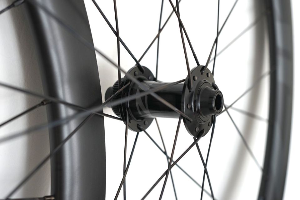 Zipp 303s Carbon Laufradsatz tubeless disc center-lock (2023) 303 in Thannhausen