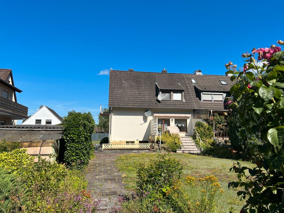 SIEGBURG, geräumiges 1-2 Fam.Haus mit ca. 812  m² Grst., ca. 180 m² WNfl., 6-7 Zi, Balkon, 2 Garagen in Siegburg